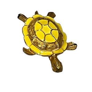 Vintage turtle brooch in yellow and gold tone